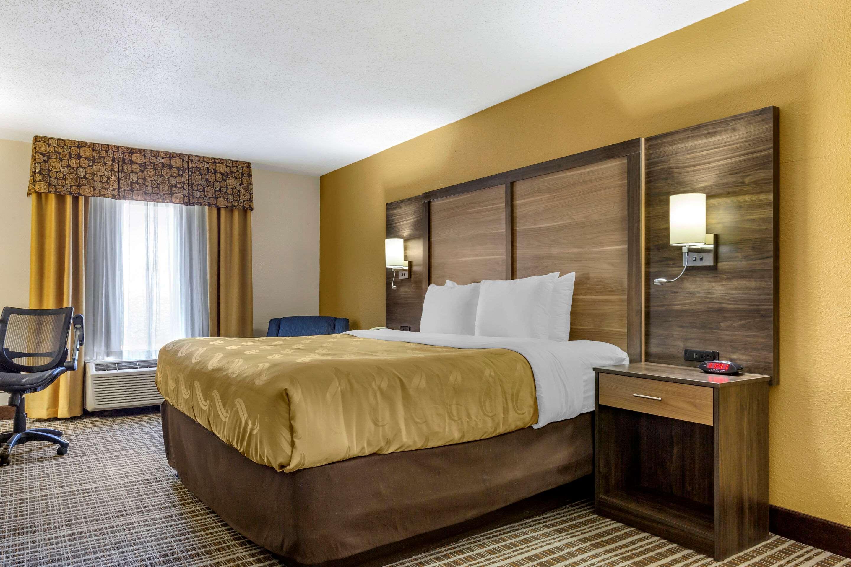 Quality Inn & Suites - Greensboro-High Point Exterior photo