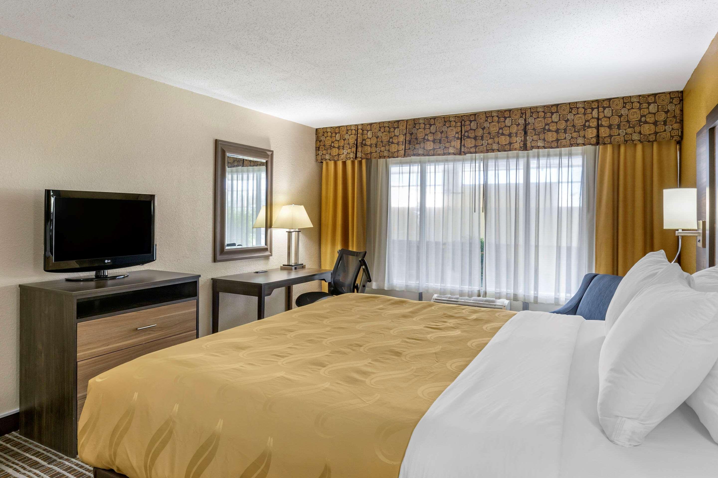 Quality Inn & Suites - Greensboro-High Point Exterior photo